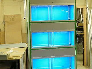 1 секционная аквариумная стойка с отстойником и системой слива и подачи воды 2